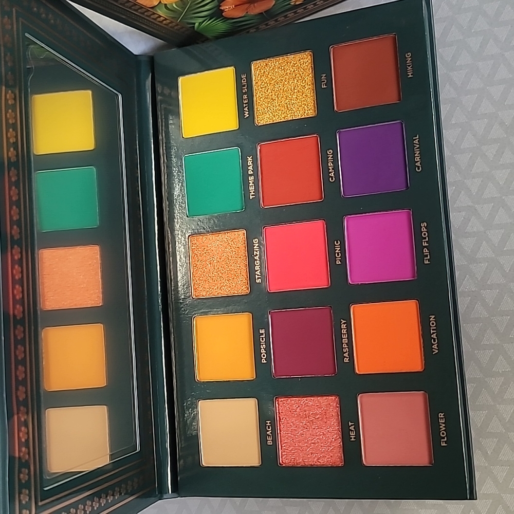 Ace Beauty Nostalgia Palette - Picture 3 of 9